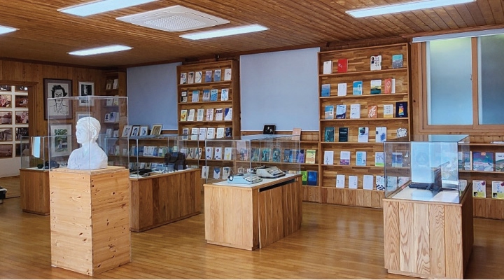 한승원 문학학교 전시실 내부 전경